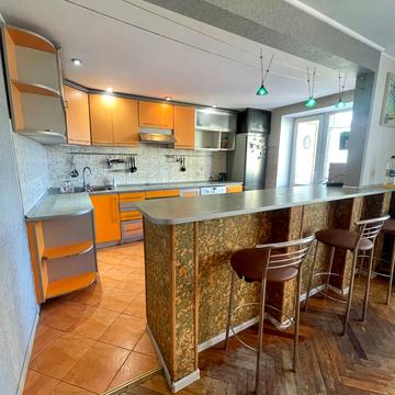 Теофіла Окуневського вул., 3