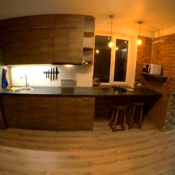 Берегова вул., (Будинок 1)