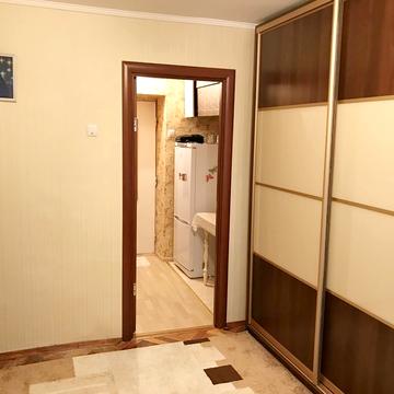 Академіка Навашина вул., 13