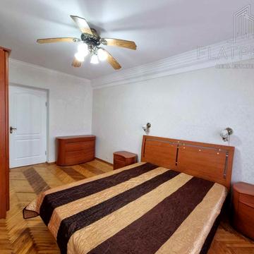 Кирило-Мефодіївська вул., 15