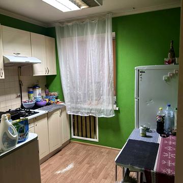 Будівельників вул., 4