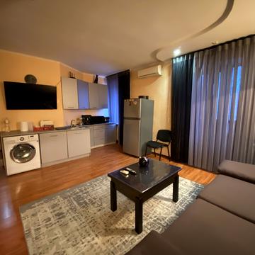 Університетський просп. (Гагаріна), 30