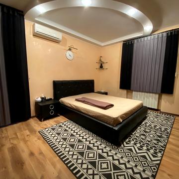 Університетський просп. (Гагаріна), 30