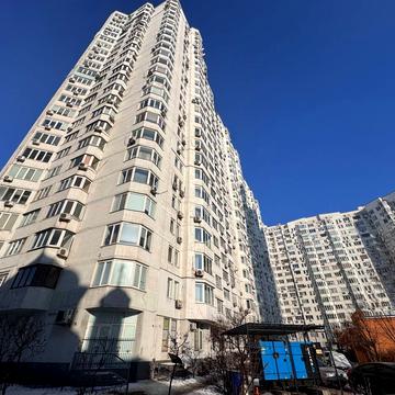 Миколи Бажана просп., 10