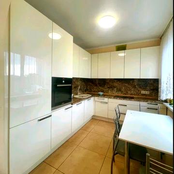 Академіка Заболотного вул., 84