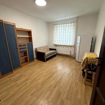 Зубрівська вул., 28