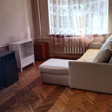 Білоруська вул., 17