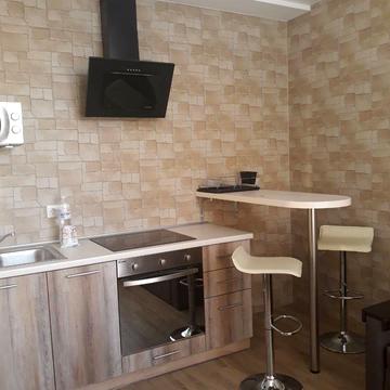 Драгоманова вул., 10