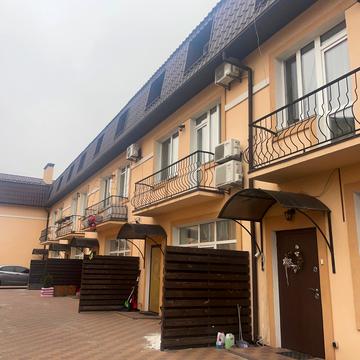 Квітнева вул.