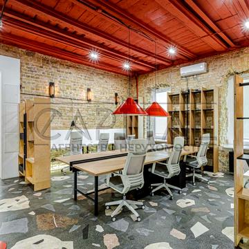 Богдана Хмельницького вул., 23-Б