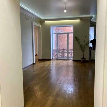 Куликівський узвіз (Революції), 7/9