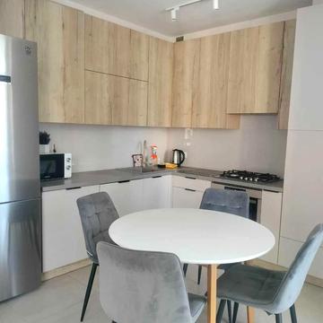 Володимира Янева вул., 27