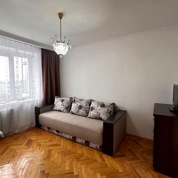 Любінська вул., 102