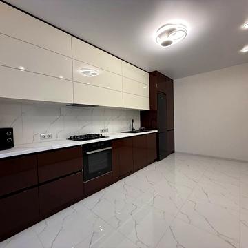 Подільська вул., 10/1