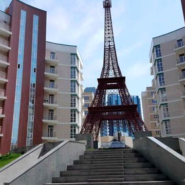 Саперне Поле вул., 12