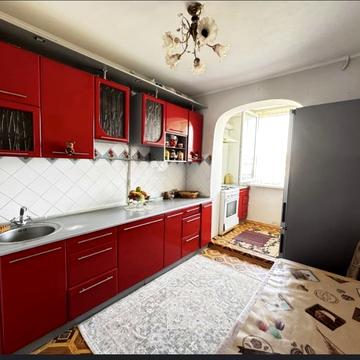 Романа Шухевича вул., 8