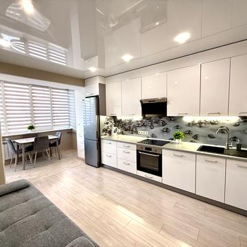 Набережна Перемоги вул., 62