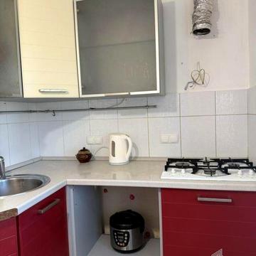 Олени Теліги вул., 17-Б