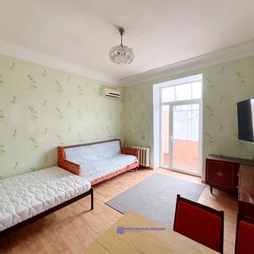 Незалежності вул. (Титова), 13