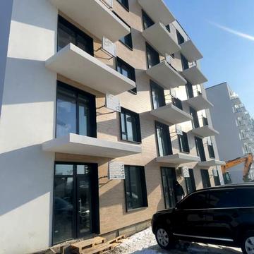 Євгена Коновальця вул., (Будинок 14)