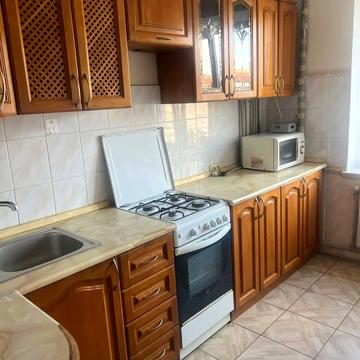 Симоненка вул., 4