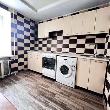 Романа Шухевича вул., 10