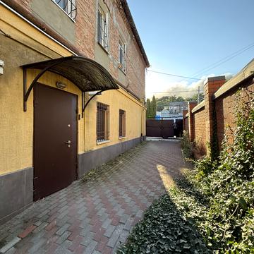 Виконкомівська вул., 45