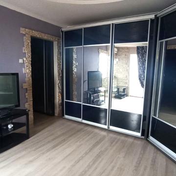 Князя Володимира Великого просп., 81