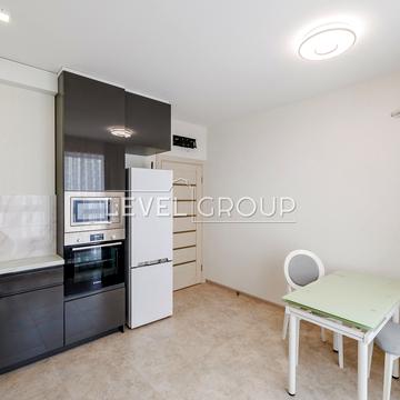 Ревуцького вул., 40-Г