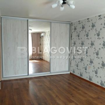 Велика Кільцева вул., 8