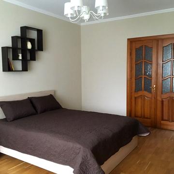 Митрополита Андрея Шептицького вул. (Анатолія Луначарського), 1/2