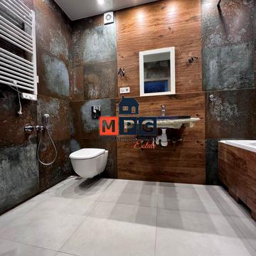 Домобудівельна вул., 13