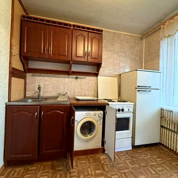 Тополина вул., 5