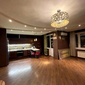 Урлівська вул., 11/44