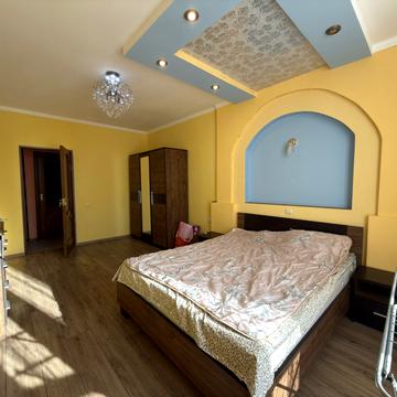 Залізнична вул., 17