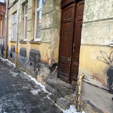 Шептицьких вул., 21