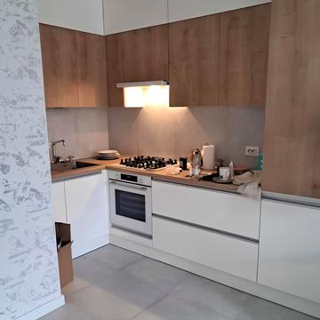 Героїв Майдану вул., 1