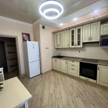 Середньофонтанська вул., 35