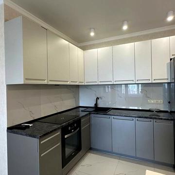 Варненська вул., 29