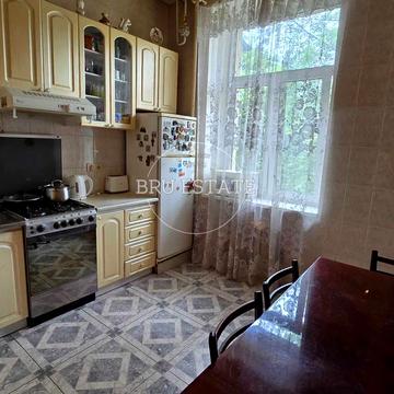 Велика Васильківська вул. (Червоноармійська), 42