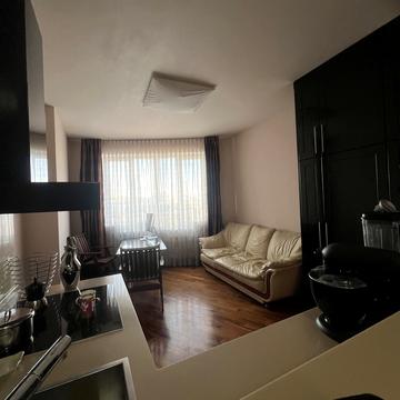 Шевченка просп., 33б