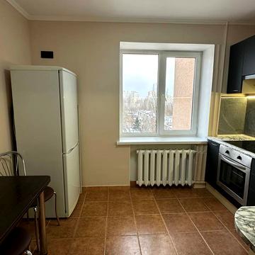 Небесної Сотні просп. (Маршала Жукова), 15а