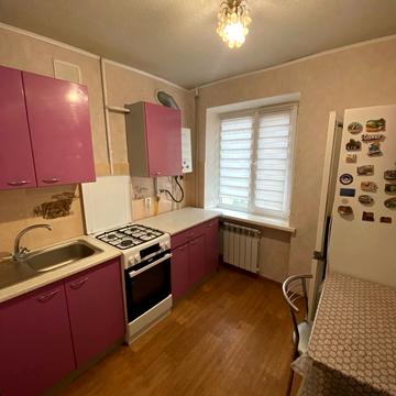 Ірпінська вул. (Абхазька), 6