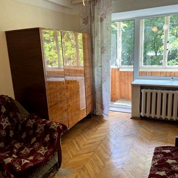 Братиславська вул., 34