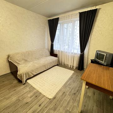 Академіка Корольова вул., 35