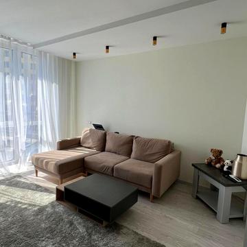 Вячеслава Чорновола просп. (), 77