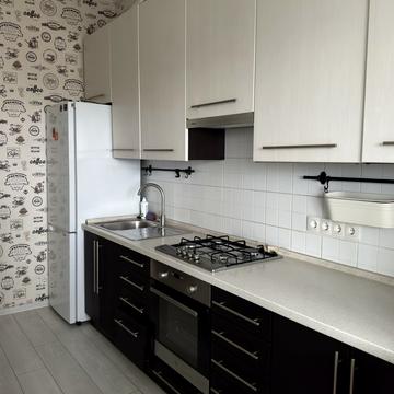 Єрощенка вул., 14