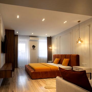 Святого Теодора пл., 6