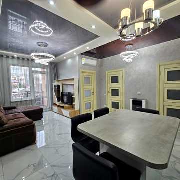 Літературна вул., 8