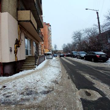 Хотинська вул., 9